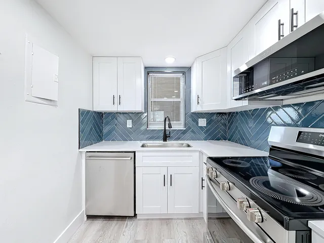 $2,300 | 3150 West Rolling Hills Circle, Unit 606, Davie, FL 33328