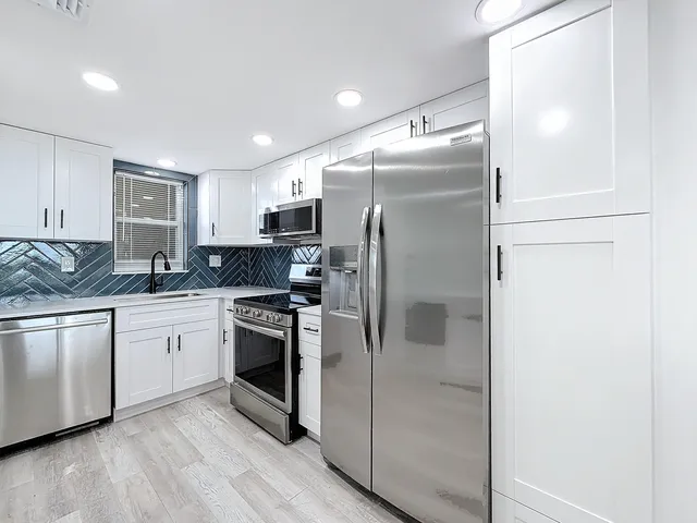 $2,300 | 3150 West Rolling Hills Circle, Unit 606, Davie, FL 33328