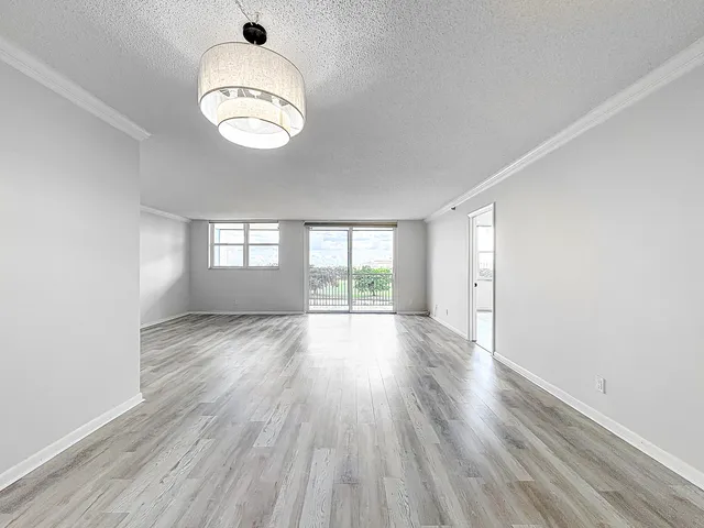 $2,300 | 3150 West Rolling Hills Circle, Unit 606, Davie, FL 33328