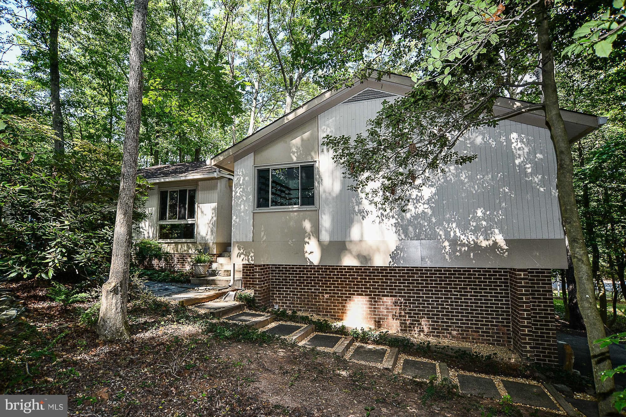 2300 Fox Fire Court Reston, VA 20191 - Photo 2 of 30 Exterior (Front)