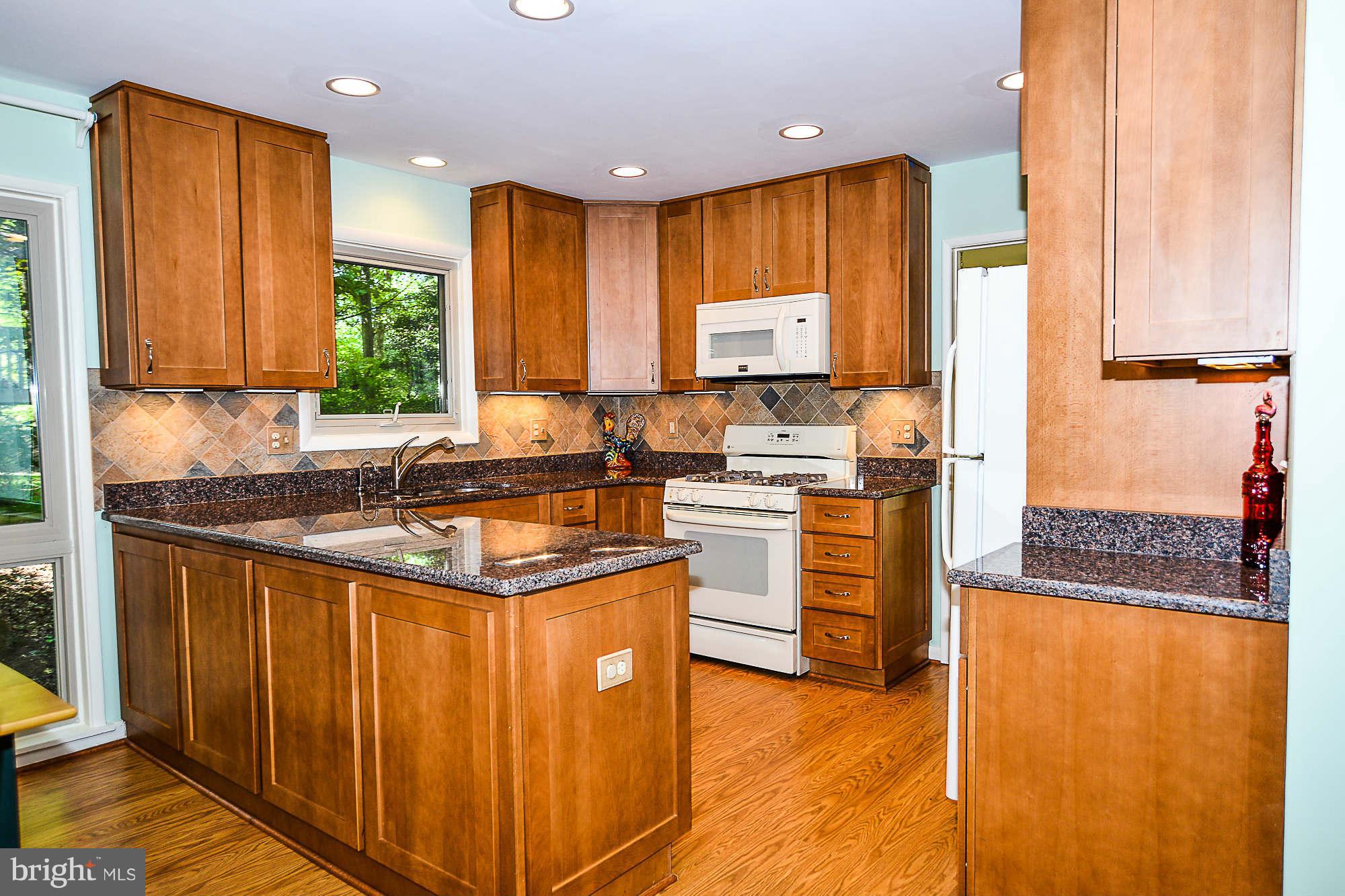 2300 Fox Fire Court Reston, VA 20191 - Photo 13 of 30 Kitchen