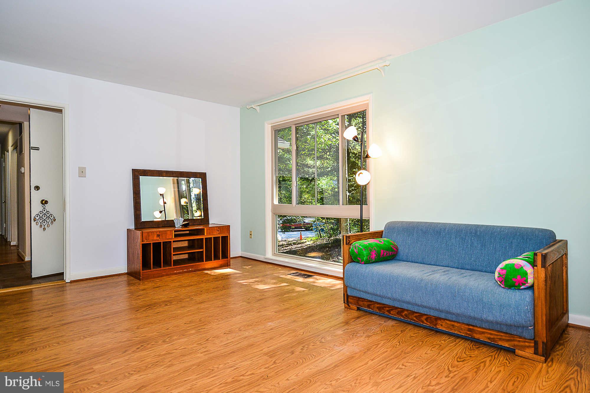 2300 Fox Fire Court Reston, VA 20191 - Photo 16 of 30 Family Room