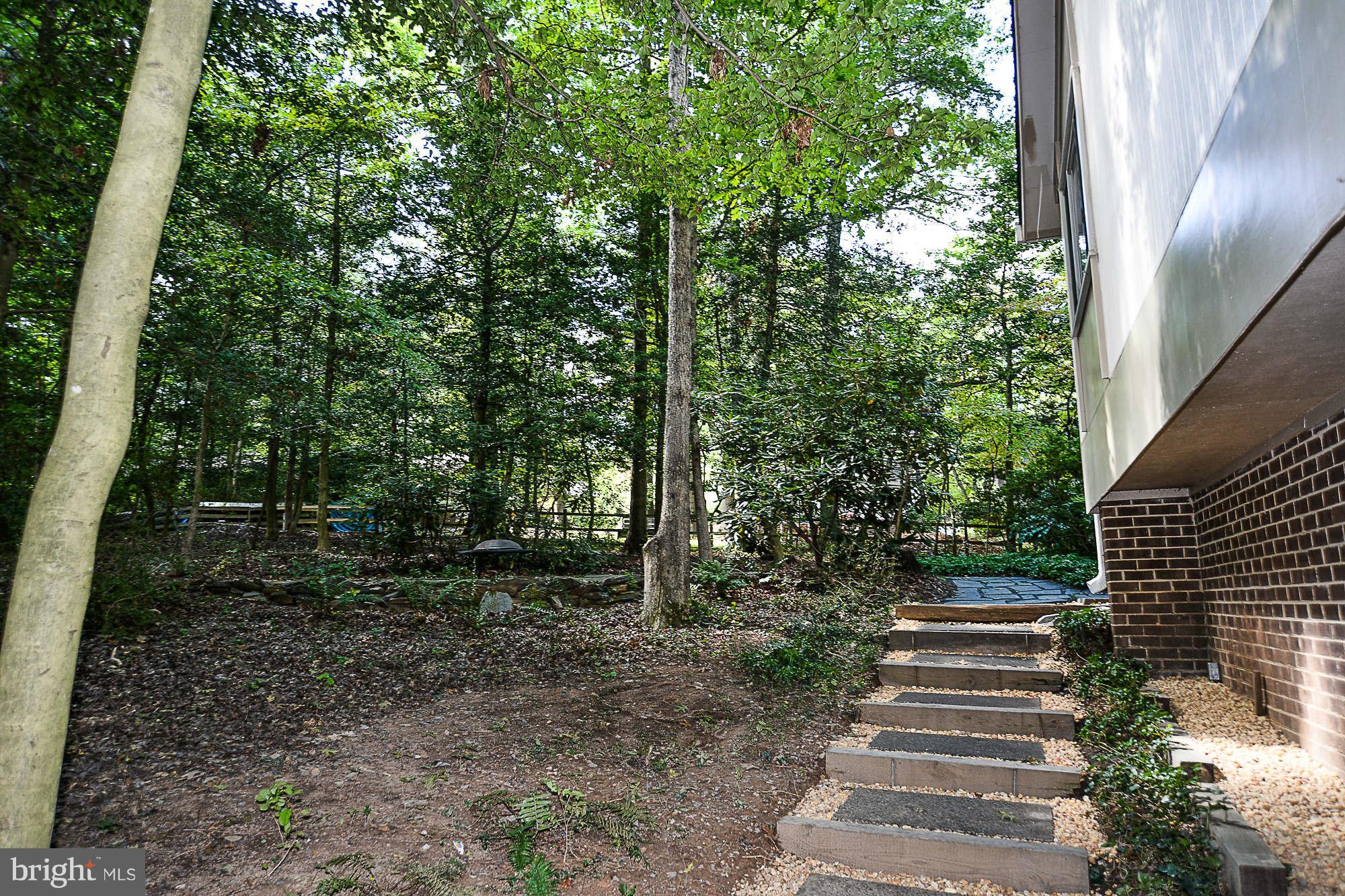 2300 Fox Fire Court Reston, VA 20191 - Photo 3 of 30 Exterior (Front)
