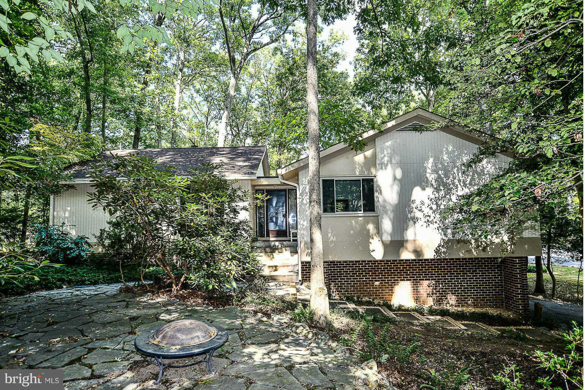 2300 Fox Fire Court Reston, VA 20191 - Photo 30 of 30 Exterior (Front)