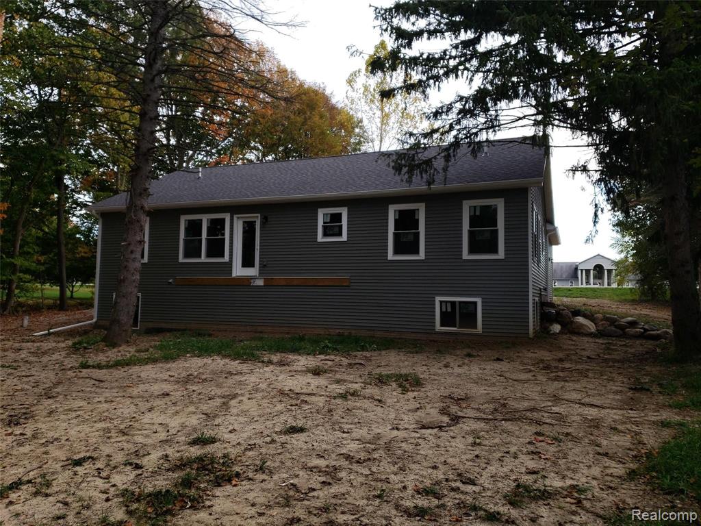 2497 North Lapeer Road Lapeer, MI 48446 - Photo 5 of 57