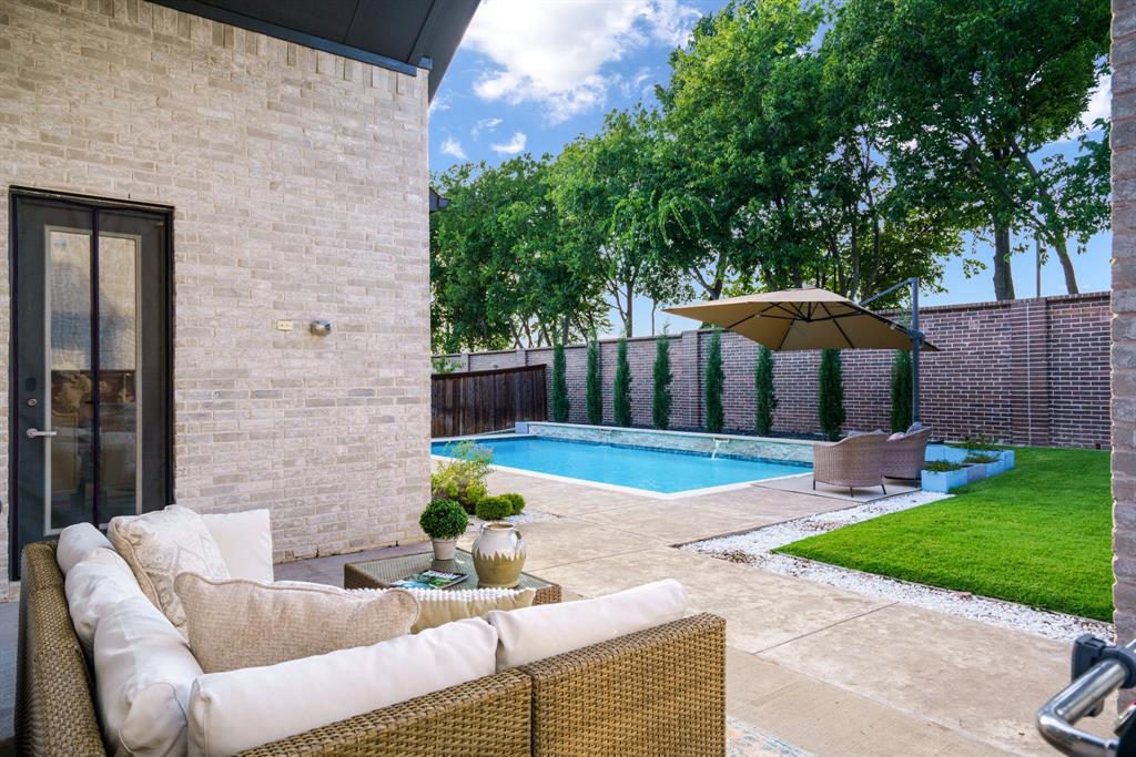 892 Panorama Drive Allen, TX 75013 - Photo 35 of 40 a backyard of a house with seating space