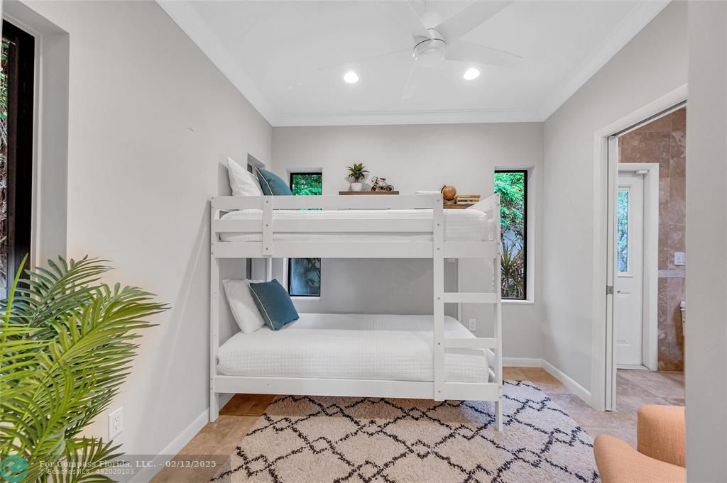 2757 Northeast 20th Street Fort Lauderdale, FL 33305 - Photo 25 of 38