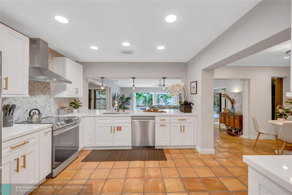 2757 Northeast 20th Street Fort Lauderdale, FL 33305 - Photo 28 of 38