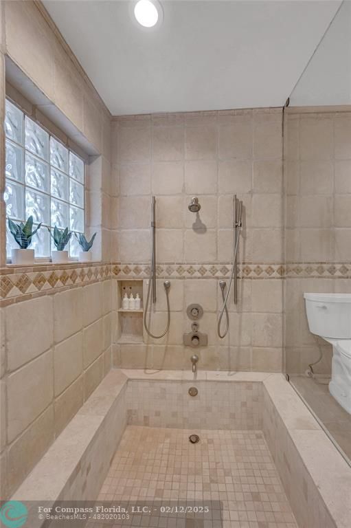 2757 Northeast 20th Street Fort Lauderdale, FL 33305 - Photo 32 of 38