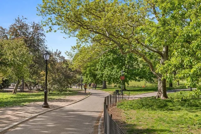 $1,290,000 | 5 Riverside Drive, Unit 12B | Upper West Side