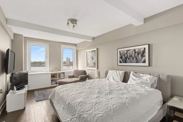 $1,290,000 | 5 Riverside Drive, Unit 12B | Upper West Side