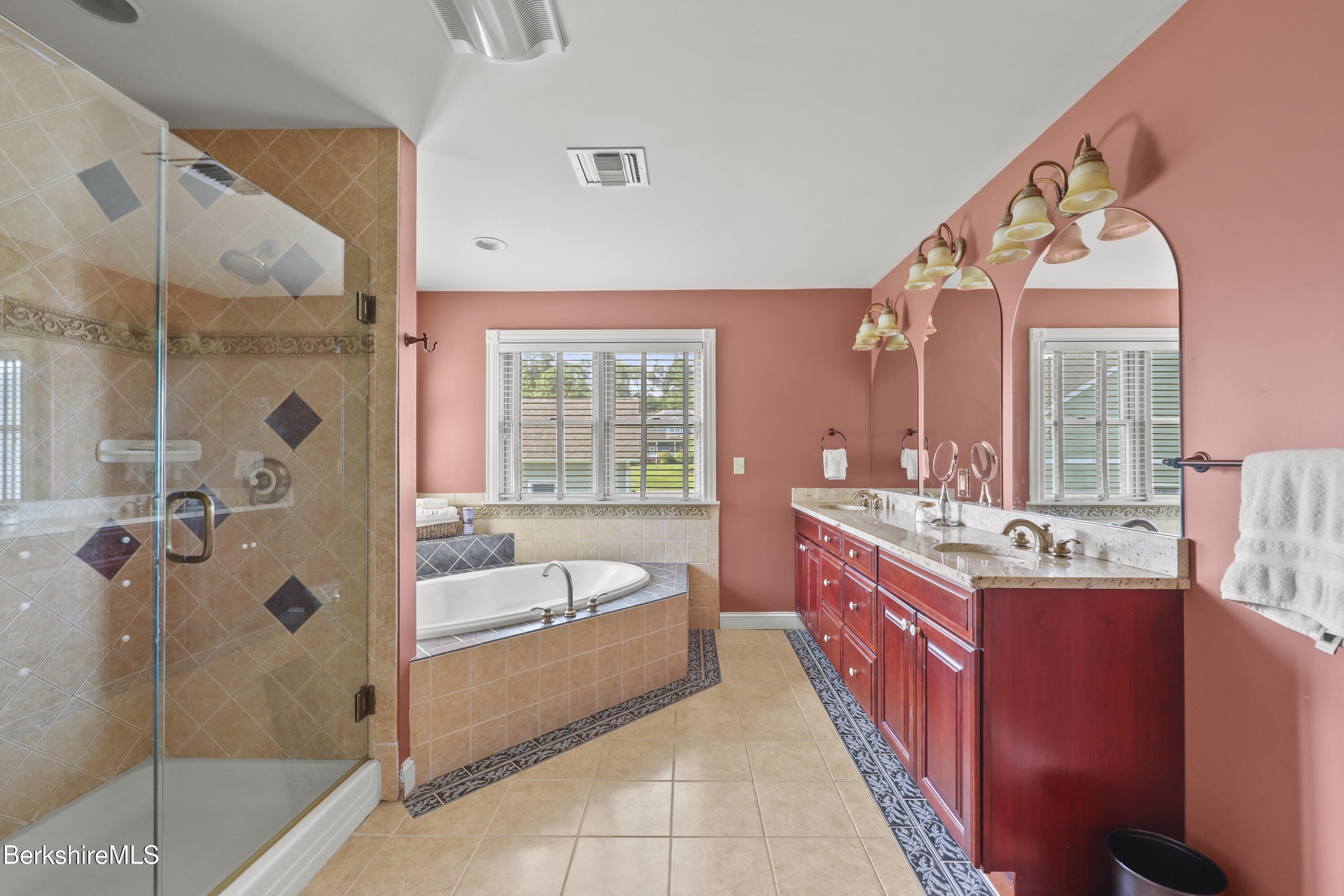 35 Meadow Ridge Drive Pittsfield, MA 01201 - Photo 48 of 81 Primary Bath