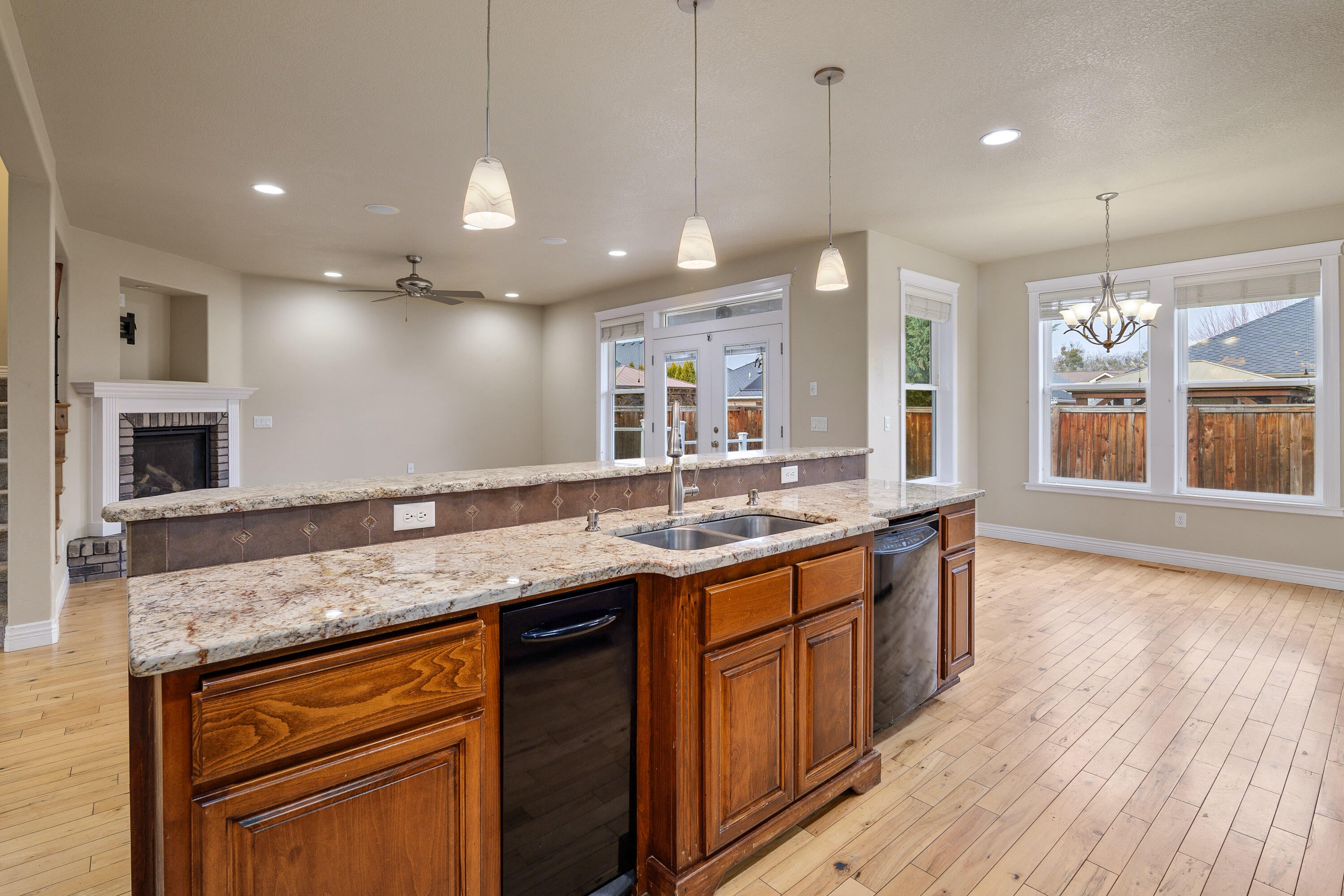 2193 Jeremy Street Central Point, OR 97502 - Photo 23 of 61 2193JeremySt-018