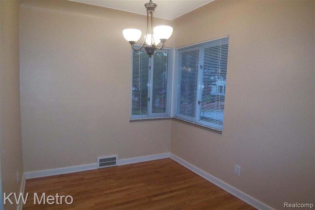80 Amherst Road Pleasant Ridge, MI 48069 - Photo 7 of 17 Dining Room