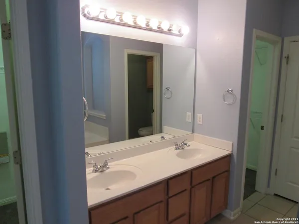 $2,450 | 314 Neches Branch, San Antonio, TX 78258