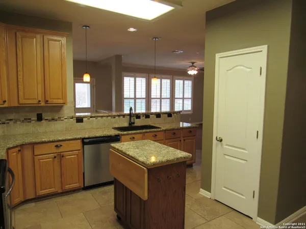 $2,450 | 314 Neches Branch, San Antonio, TX 78258