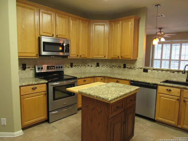 $2,450 | 314 Neches Branch, San Antonio, TX 78258