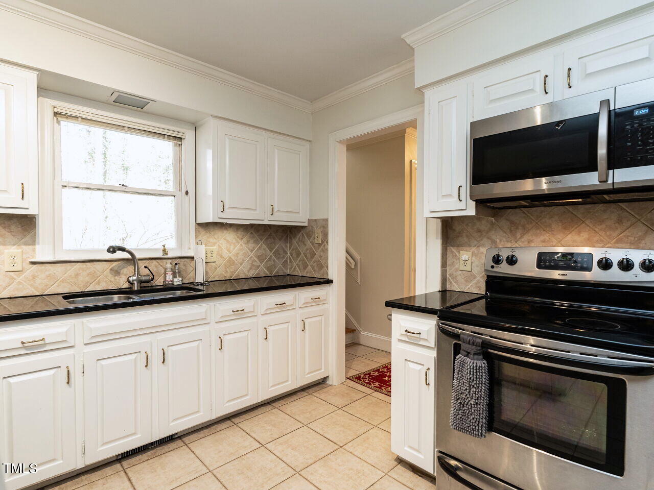 10005 Avocado Circle Raleigh, NC 27615 - Photo 13 of 49 Kitchen