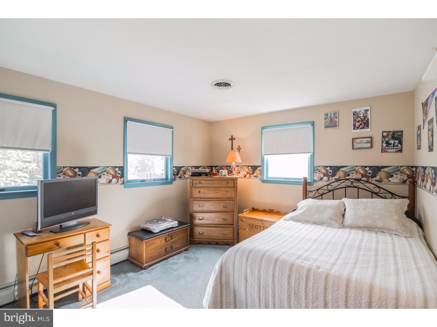 14 Longview Road Perkasie, PA 18944 - Photo 17 of 25 Bedroom 3