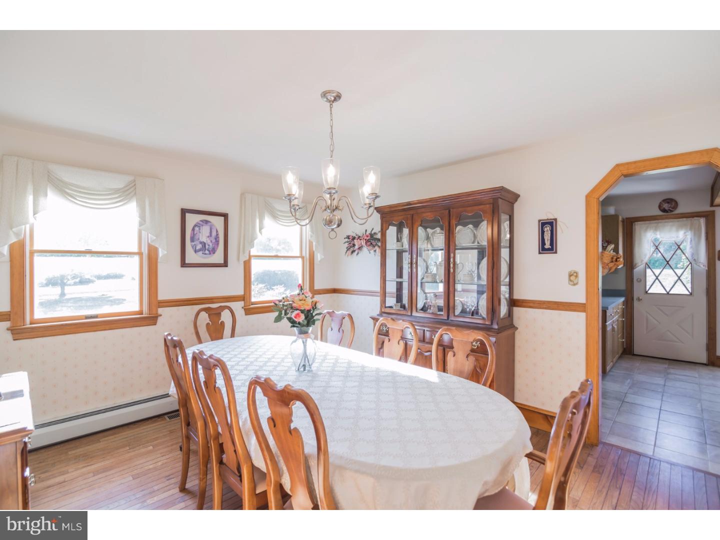14 Longview Road Perkasie, PA 18944 - Photo 4 of 25 Dining Room