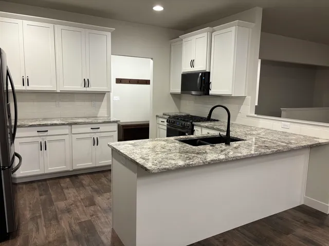 $429,900 | 1743 Legacy Lane, Neenah, WI 54956