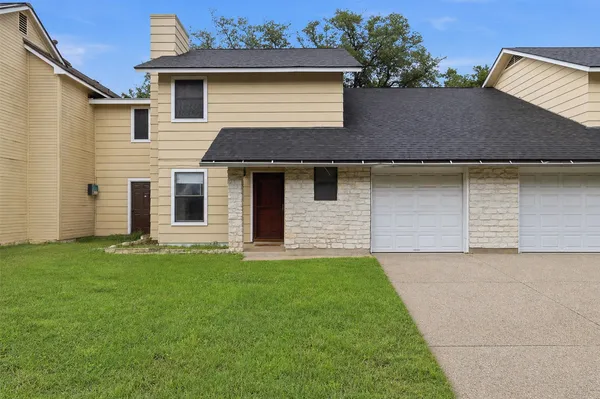 $2,100 | 10010 Wildflower Lane, Unit A, Austin, TX 78733