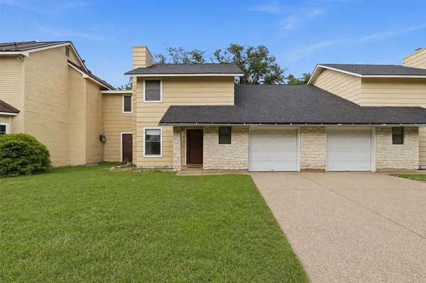 $2,100 | 10010 Wildflower Lane, Unit A, Austin, TX 78733