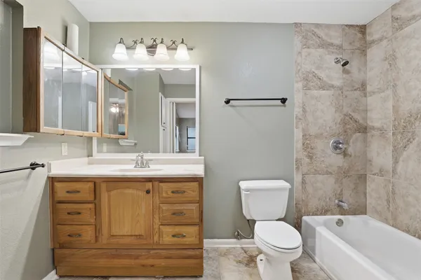 $2,100 | 10010 Wildflower Lane, Unit A, Austin, TX 78733