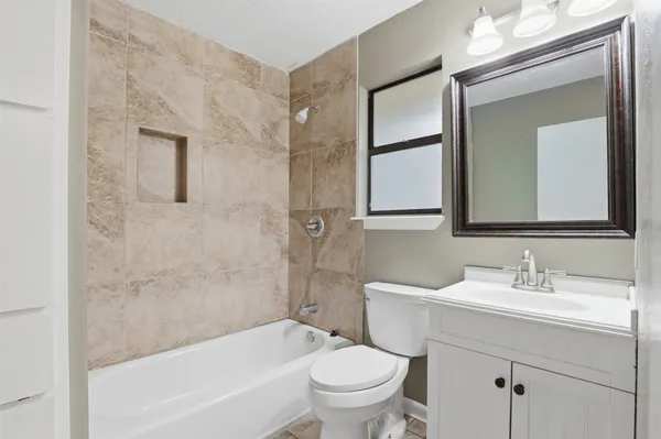 $2,100 | 10010 Wildflower Lane, Unit A, Austin, TX 78733