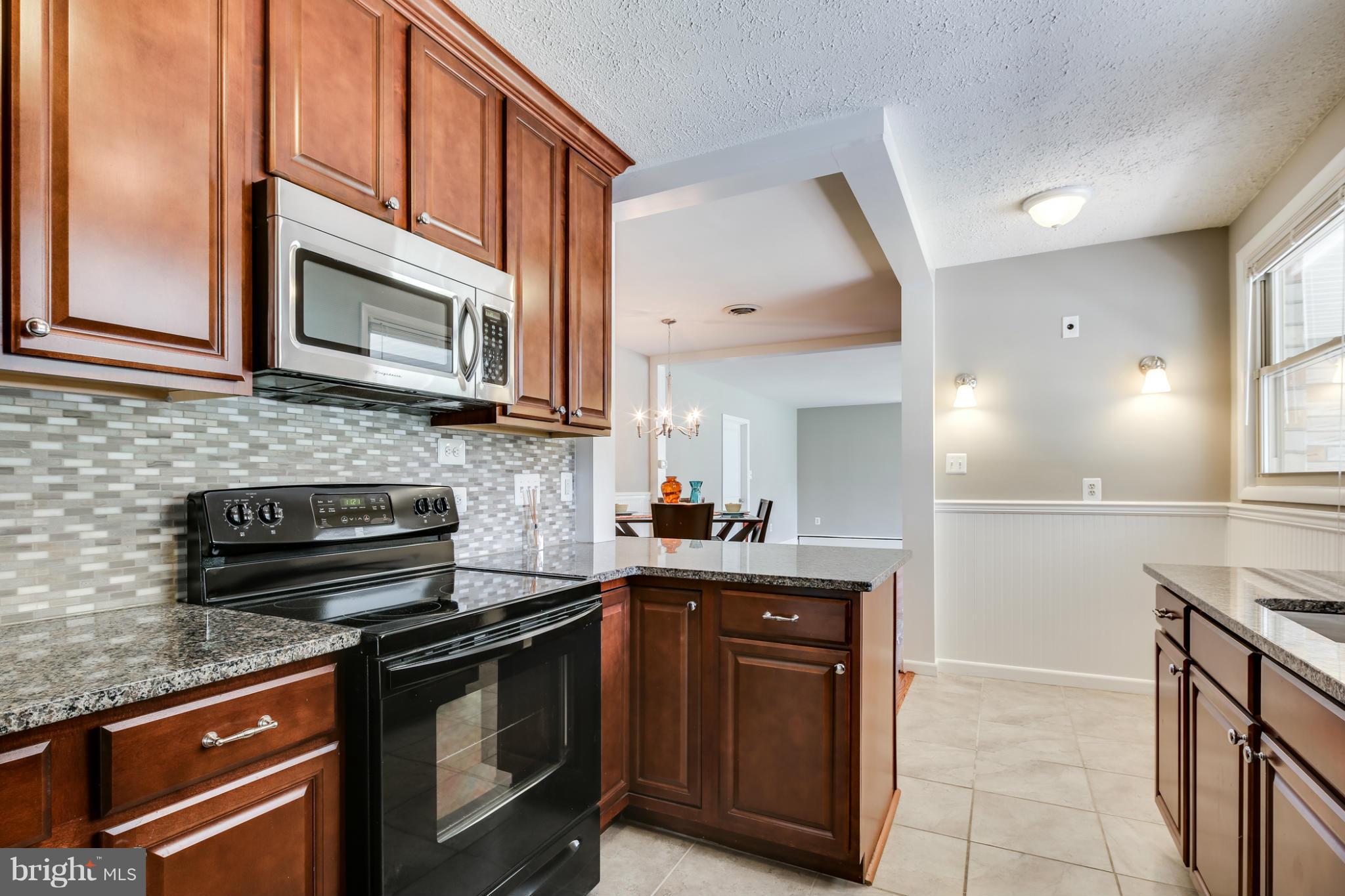 6038 Hunt Club Road Elkridge, MD 21075 - Photo 11 of 26 Kitchen