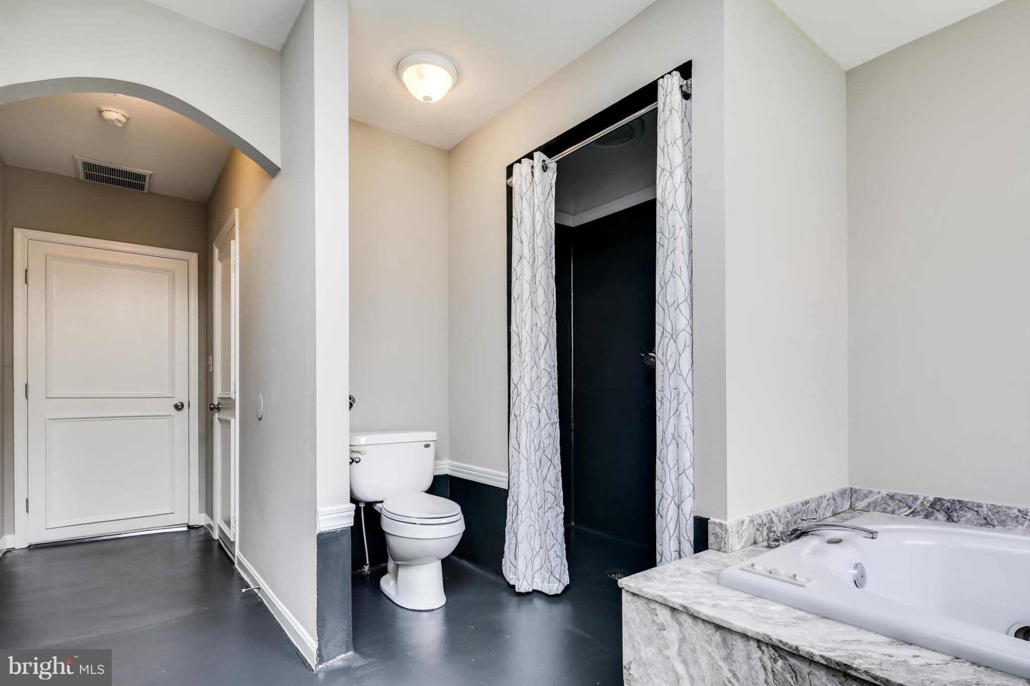6038 Hunt Club Road Elkridge, MD 21075 - Photo 17 of 26 Bath (Master)