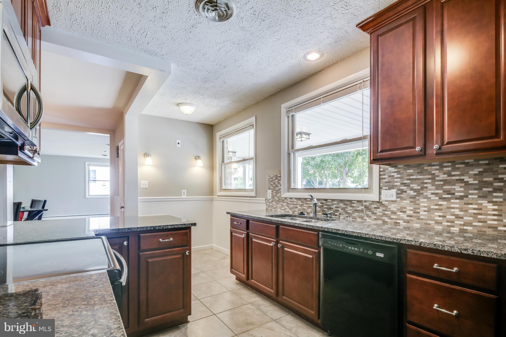 6038 Hunt Club Road Elkridge, MD 21075 - Photo 10 of 26 Kitchen