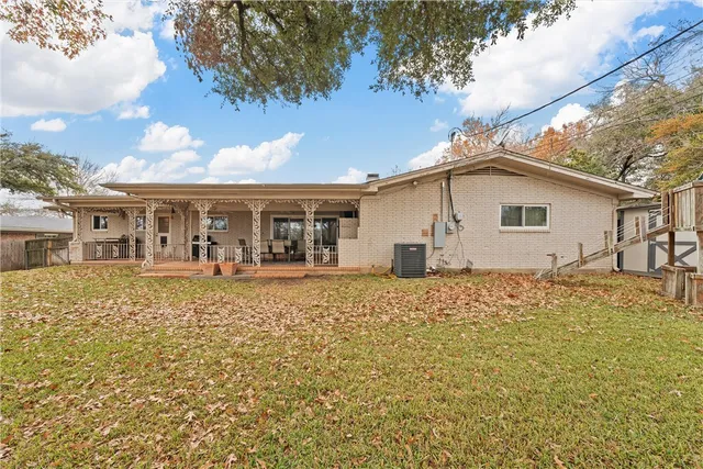 $429,900 | 1701 Royal Oaks Drive, Waco, TX 76710