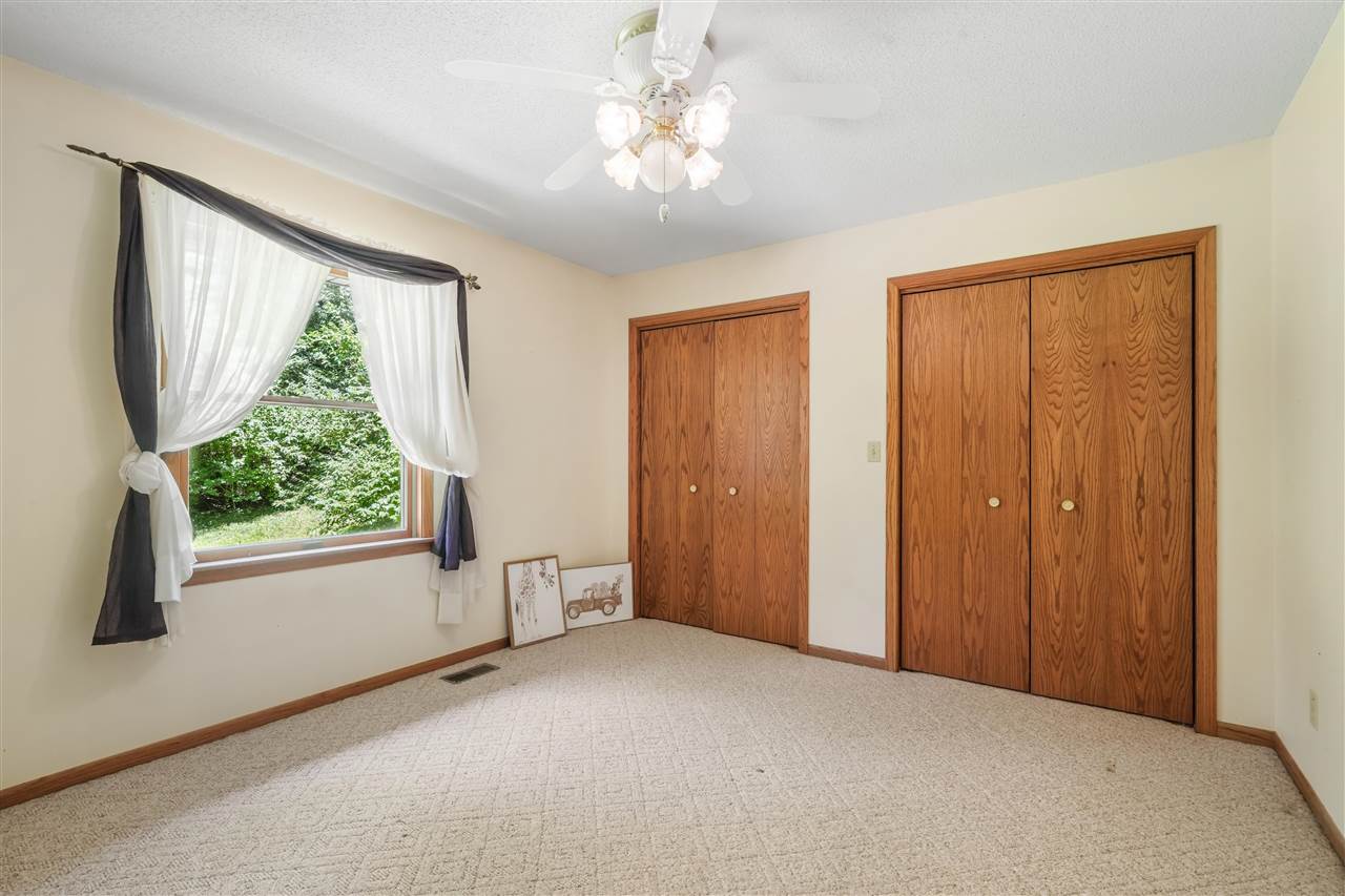 4084 Crestview Road Northeast Solon, IA 52333 - Photo 20 of 41 Gallery Image 20