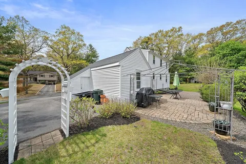 $579,900 | 9 Grant Avenue, Walpole, MA 02032