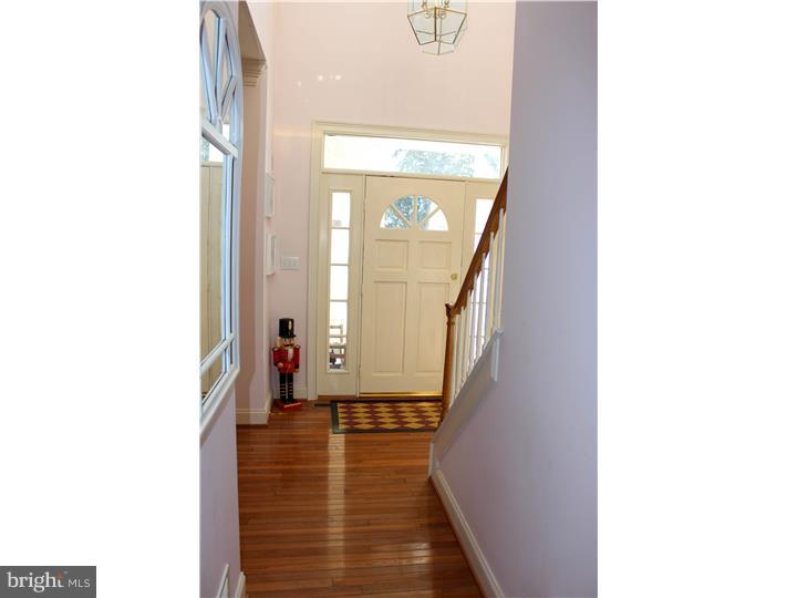 118 Berkley Road Devon, PA 19333 - Photo 6 of 25 Hallway