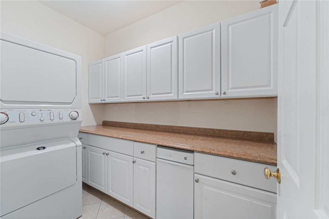 419 Albion Road, Unit 37 Lincoln, RI 02865 - Photo 20 of 45 Laundry room
