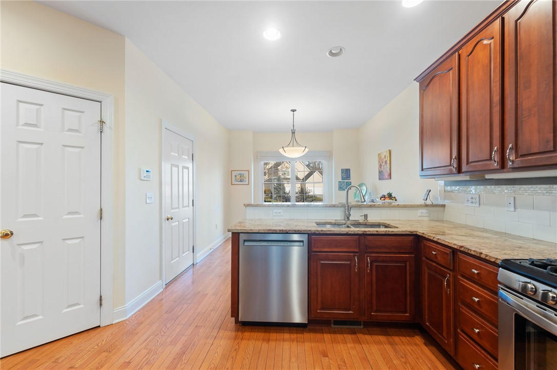 419 Albion Road, Unit 37 Lincoln, RI 02865 - Photo 4 of 45