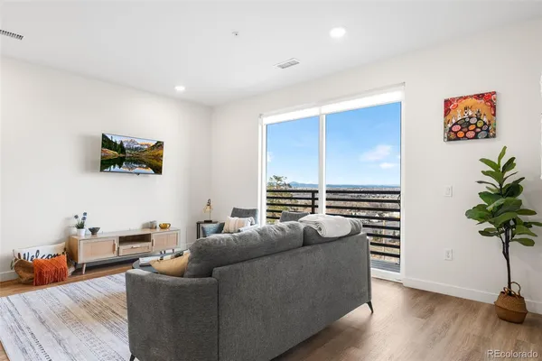 $1,525 | 2876 West 53rd Avenue, Unit 303A, Denver, CO 80221