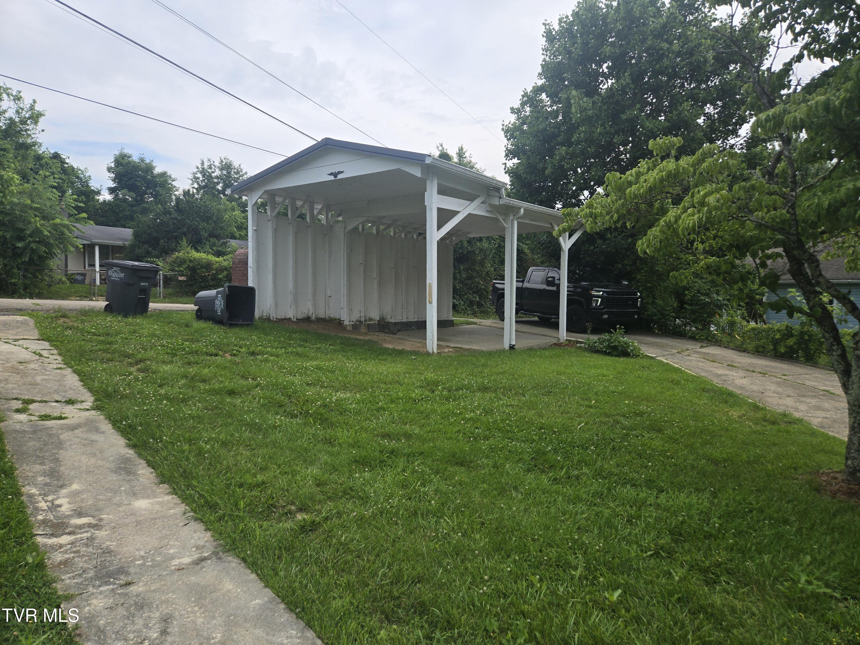 1570 Granby Road Kingsport, TN 37660 - Photo 4 of 31 20260608_144319