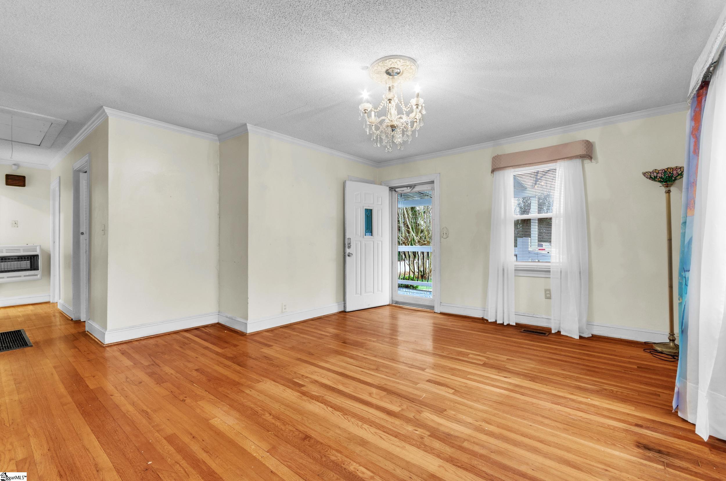 111 Tuskegee Avenue Greenville, SC 29607 - Photo 4 of 26