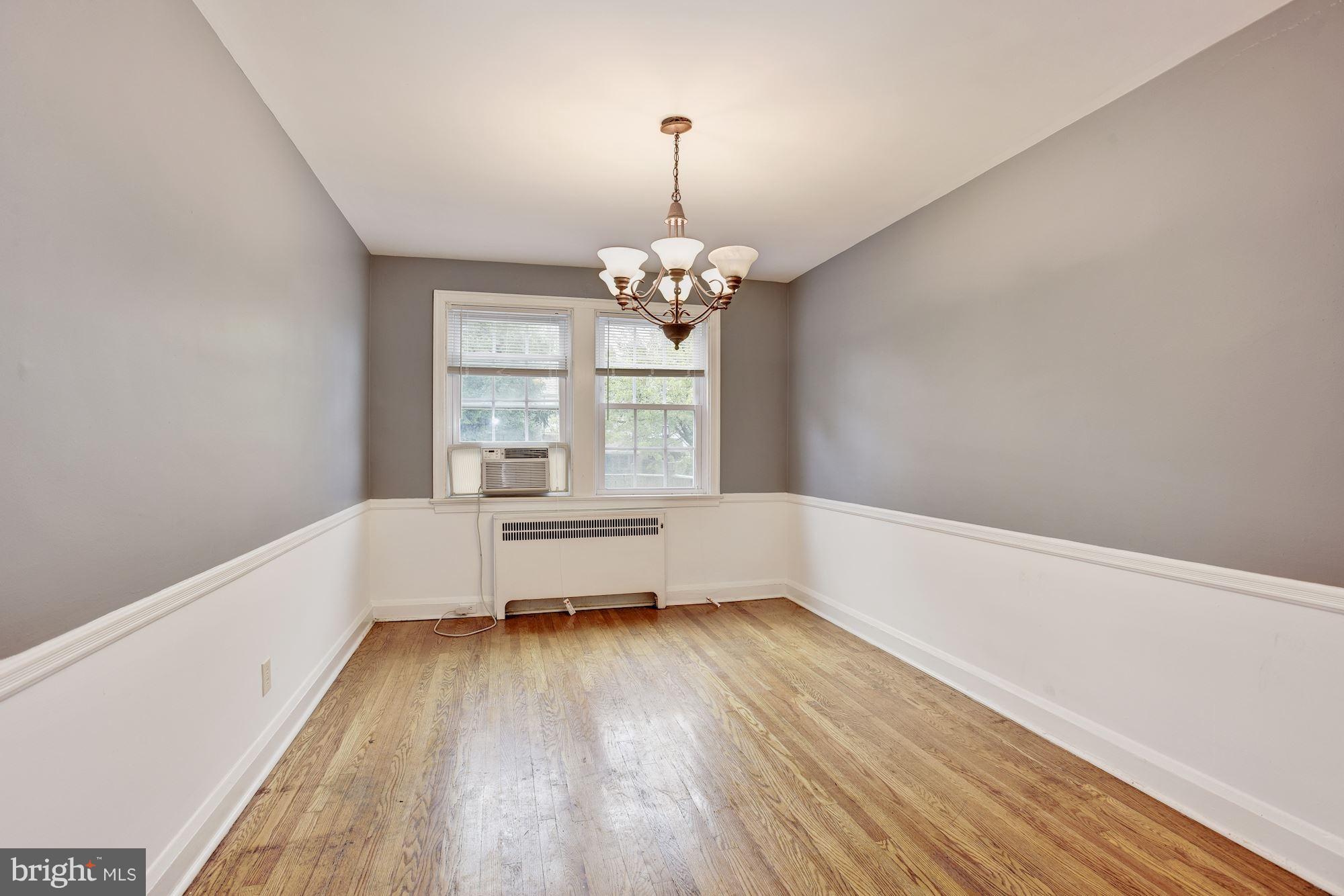 221 Ridge Avenue Baltimore, MD 21286 - Photo 6 of 23 Dining Room