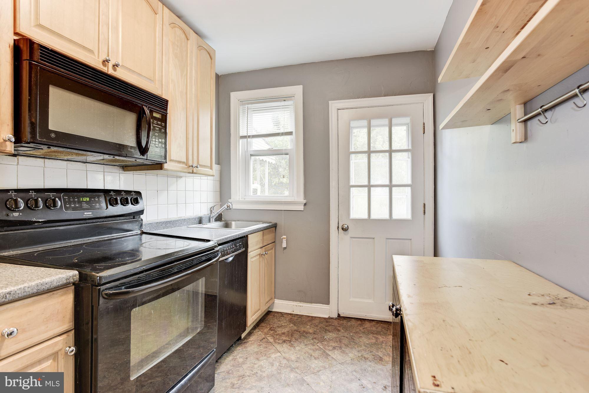 221 Ridge Avenue Baltimore, MD 21286 - Photo 8 of 23 Kitchen