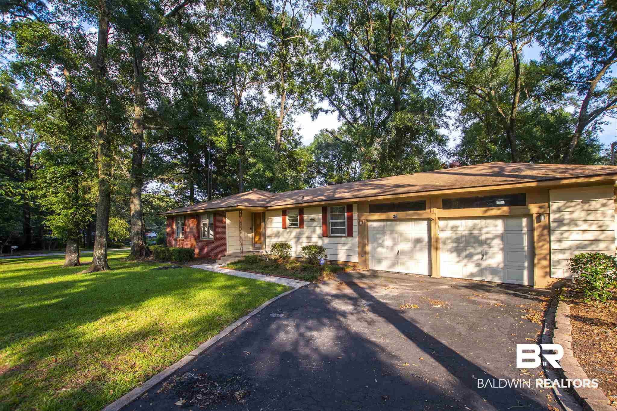 400 Thornton Place Mobile, AL 36609 - Photo 3 of 34