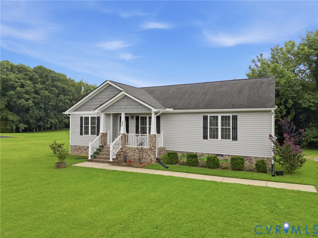 4937 Hurop Road Sandston, VA 23150 - Photo 4 of 55 Charming ranch-style home featuring a welcoming fr