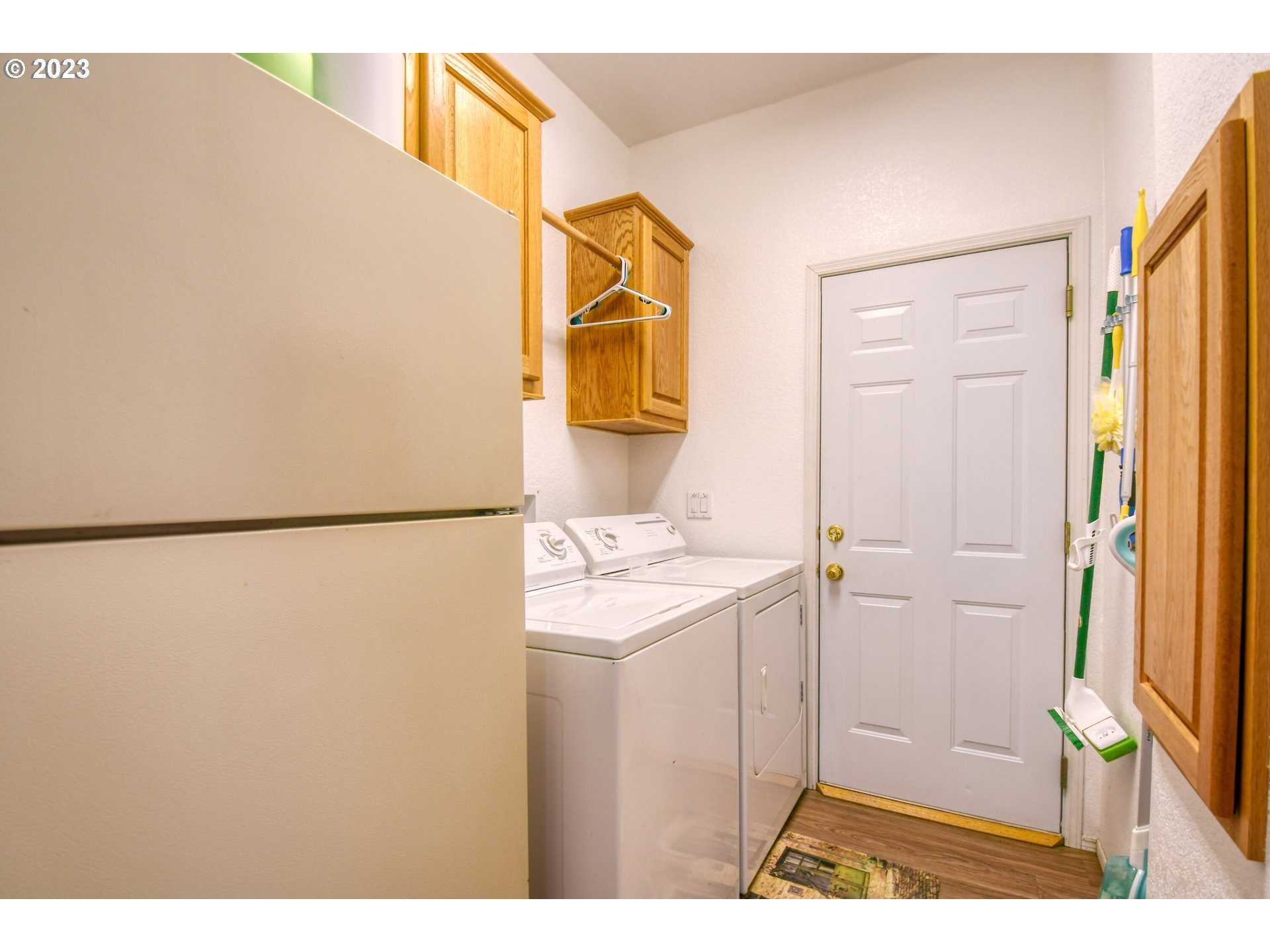 618 Northwest 6th Street Pendleton, OR 97801 - Photo 34 of 41 a utility room with dryer and washer