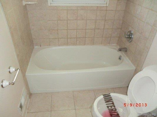 47515 Roland Street Utica, MI 48317 - Photo 11 of 11 CIMG7372.JPG