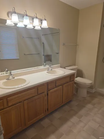 $379,500 | 1106 South Graywell Drive, Bloomington, IN 47401