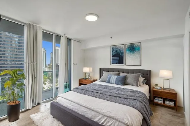 $879,000 | 485 Brickell Avenue, Unit 2009, Miami, FL 33131