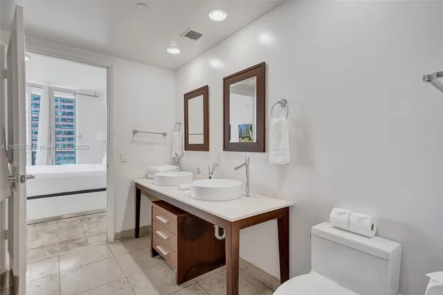 $879,000 | 485 Brickell Avenue, Unit 2009, Miami, FL 33131